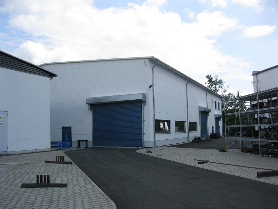 Neubau einer Produktionshalle mit Lager & Büro, Bernsdorf, Maurer